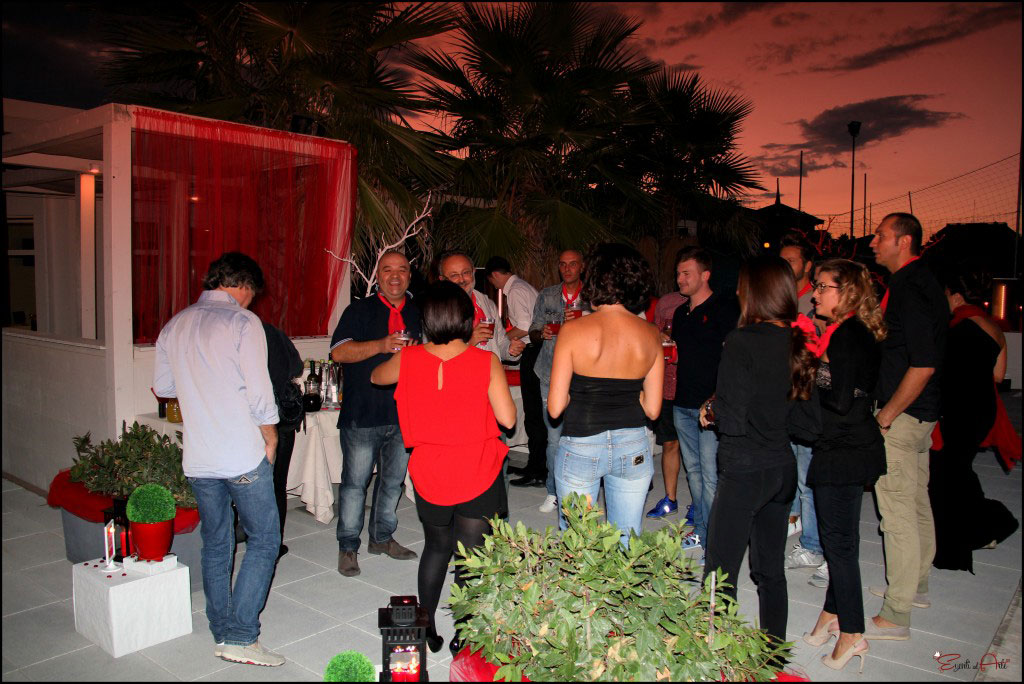 Evento Fendi in rosso aperitivo