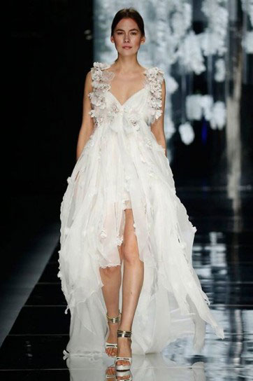 sposa Leone abito sposa con fiori