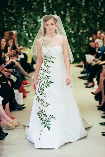 sposa Vergine abito ricamato