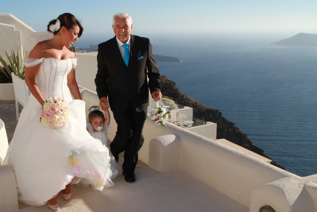 Rainbow wedding sposarsi a santorini