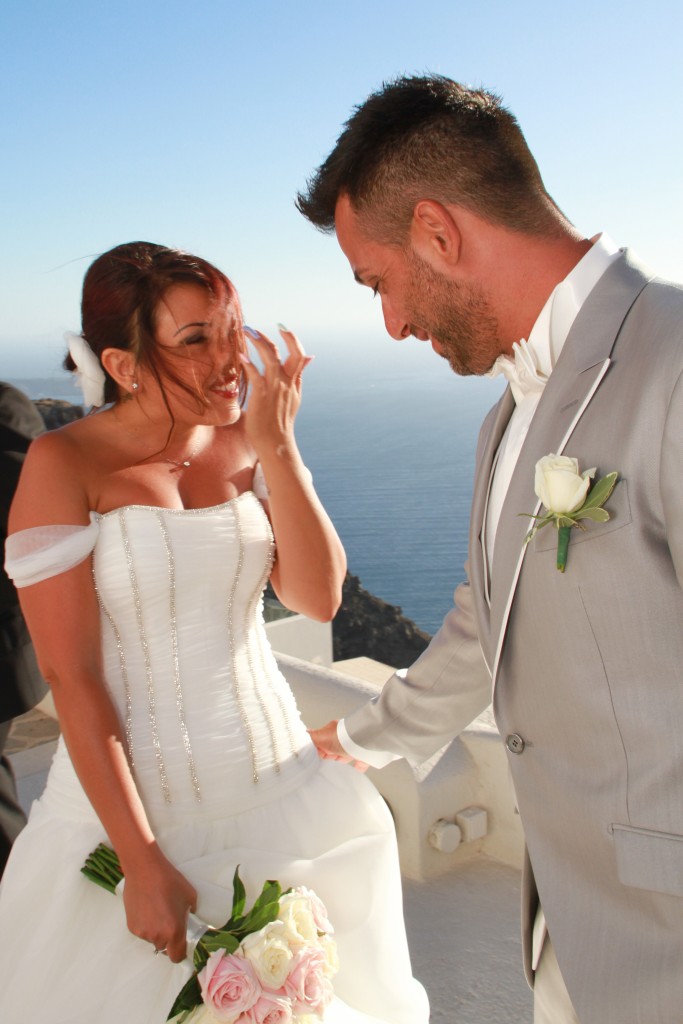 Rainbow wedding sposarsi a santorini