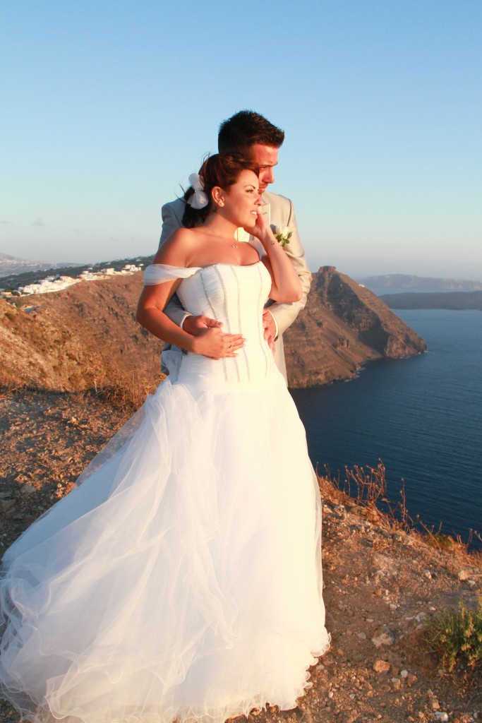 Rainbow wedding sposarsi a santorini