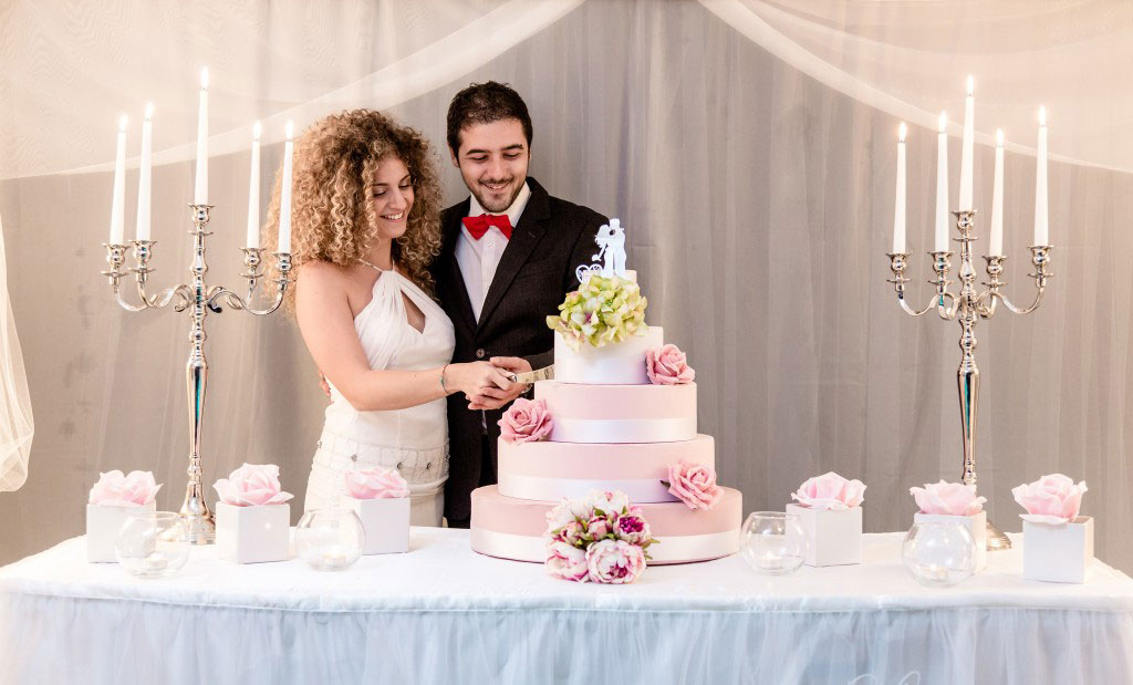 The wedding corner taglio della torta